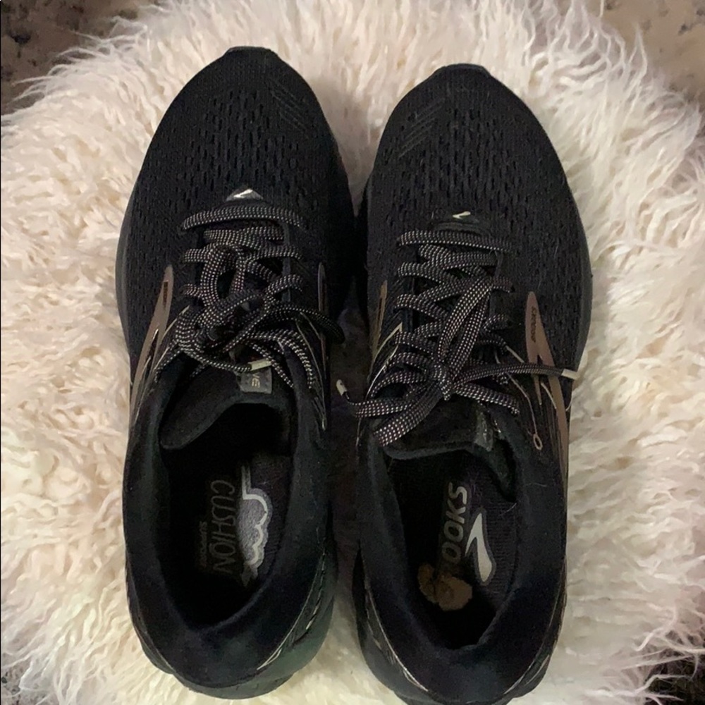 Brooks GTS 19
